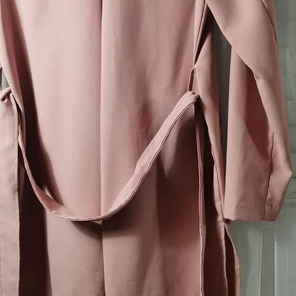 Beautiful Pink Women's Jacket, fits like a Medium - Picture 7 of 8